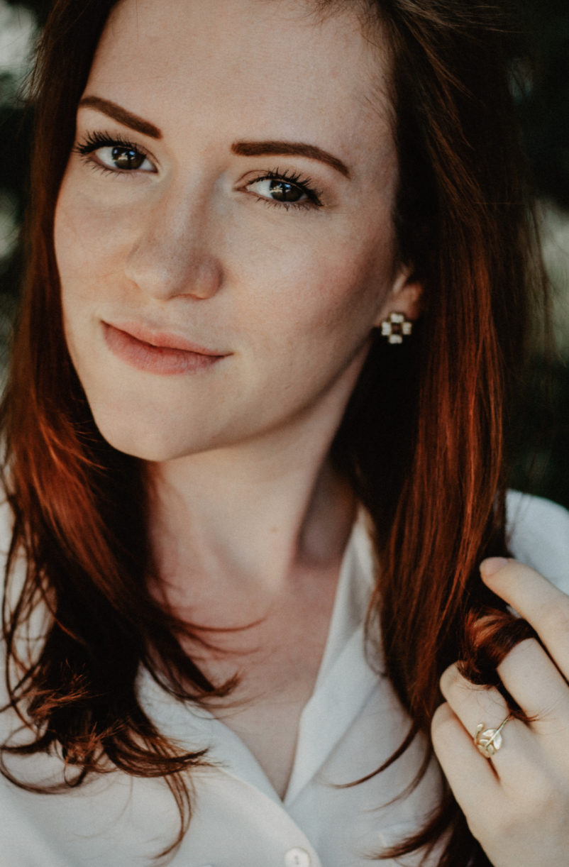 Portrait von Daria Lanzet, einer Hochzeitsfotografin aus Bonn