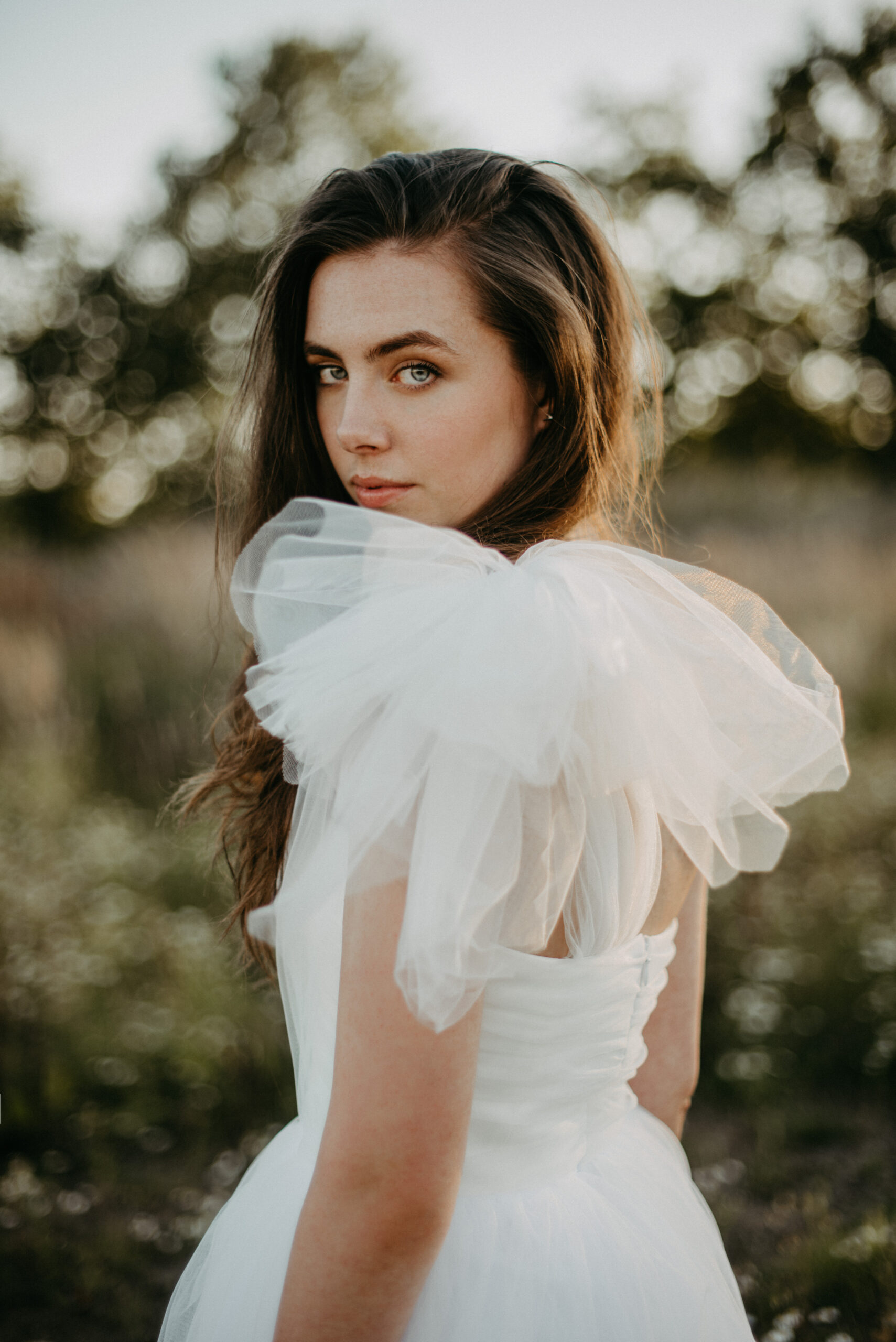 Braut Portrait, unkonventionell mit offenen Haaren, Hochzeitsfotograf Daria Lanzet Bonn